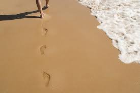pieds dans le sable