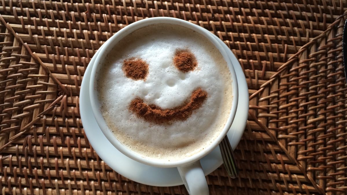 smile sur mousse de café