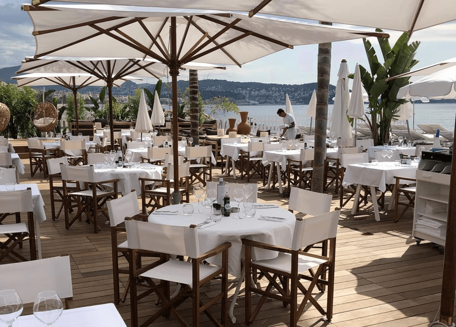 Le restaurant Cocoon Beach qui se trouve juste avant la plage.