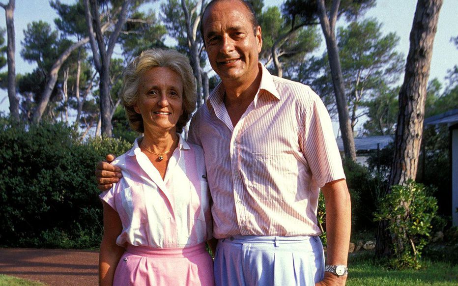 Bernadette et Jacques Chirac en vacances dans le sud de la France en 1987.