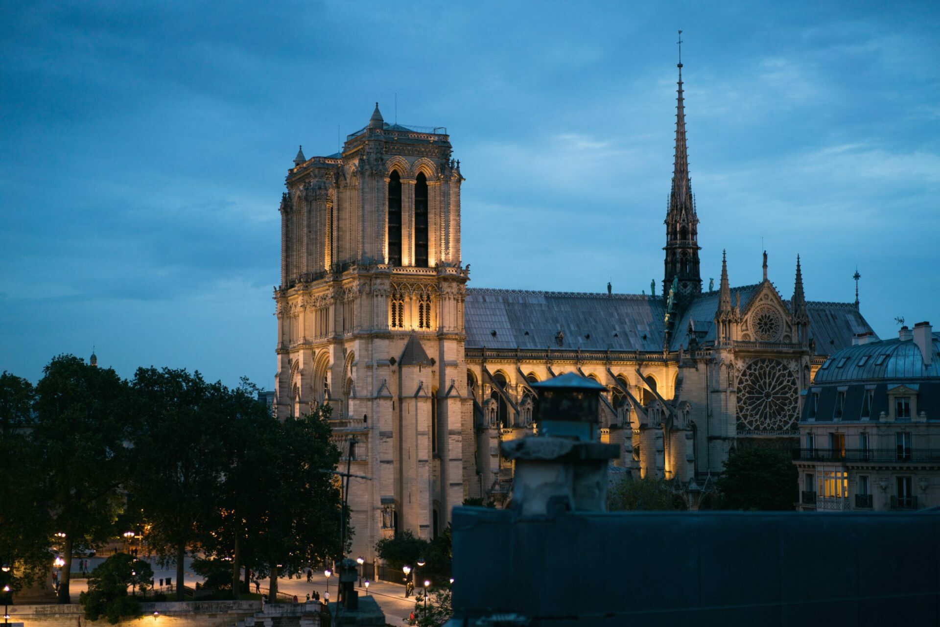 La Cathédrale Notre Dame de Paris : un an après l'incendie où en sont les travaux ?