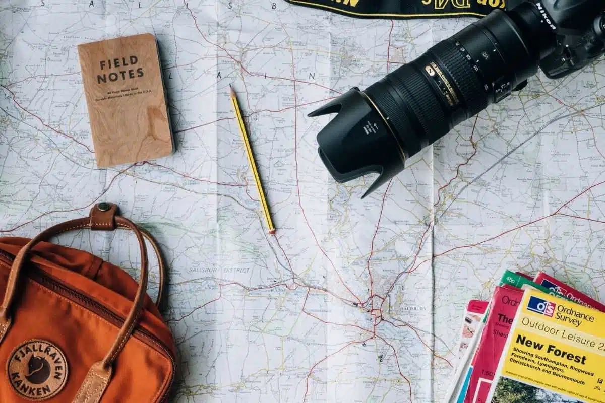Idées cadeaux femme voyage : self-care élégant pour voyageuses