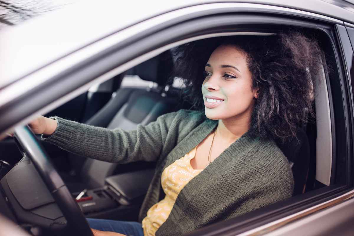 assurance pour votre véhicule femme voiture