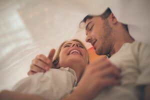 L'amélioration de l'intimité des couples par l'utilisation des vibromasseurs : un regard profond