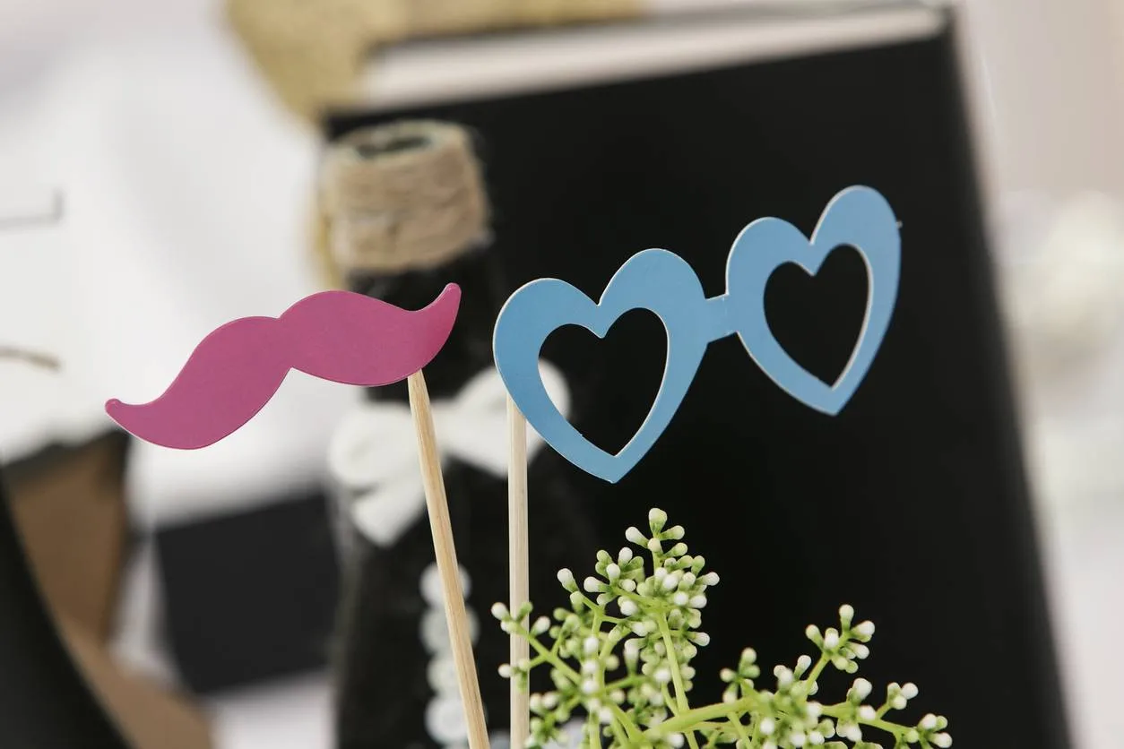 Souvenirs uniques de mariage : offrez à vos invités des caricatures personnalisées ! 3 photo fête mariage caricature omagazinefr