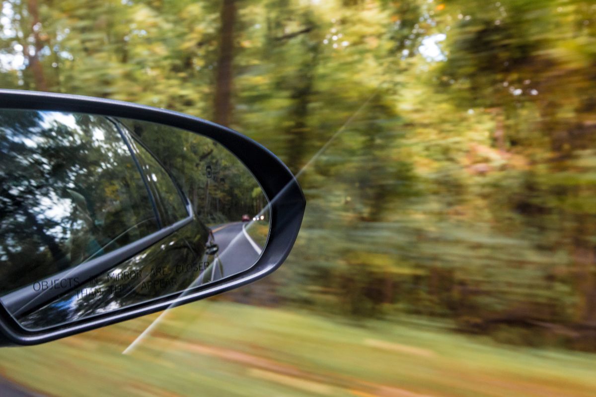 système de surveillance des angles morts