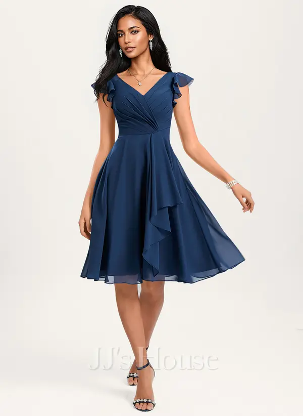 La robe courte a manches papillon