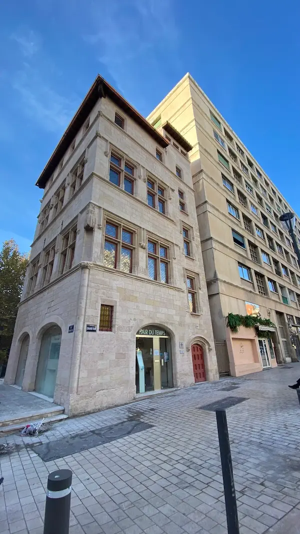 Marseille : l’hôtel de Cabre dévoile sa restauration en novembre 2 Hôtel de Cabre - Façade historique et architecture Renaissance - Marseille